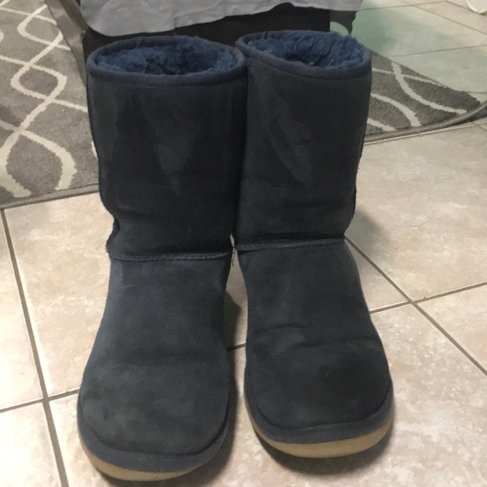 Ugg boots in navy blue